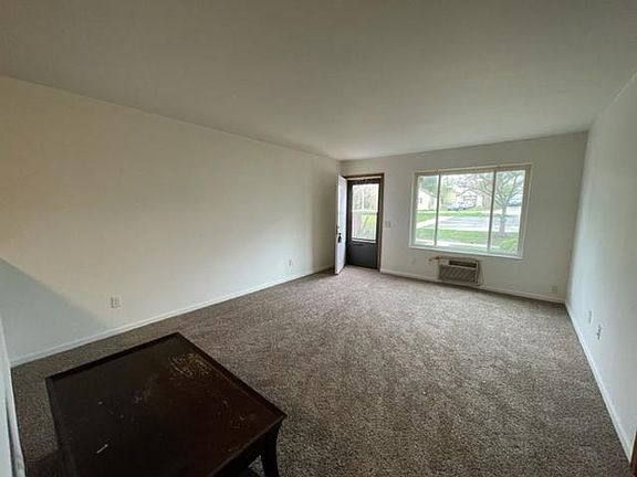 2nd image of 119 Monroe St APT 5