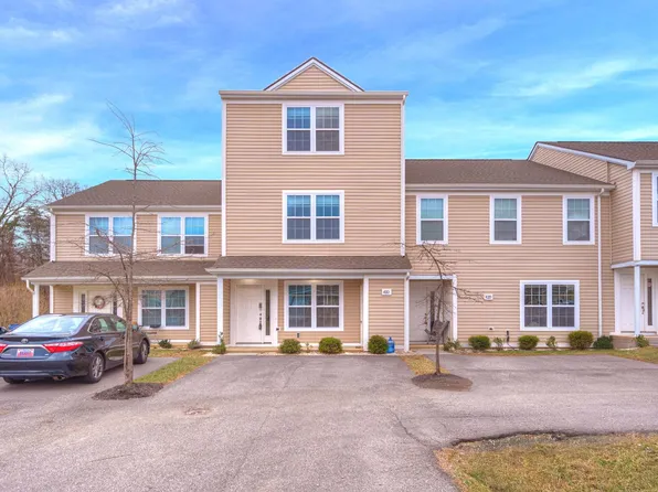 410 Twisted Oak Dr, Christiansburg, VA 24073