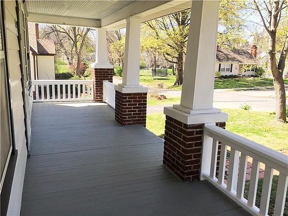 4th image of 3202 Woodlawn Ave