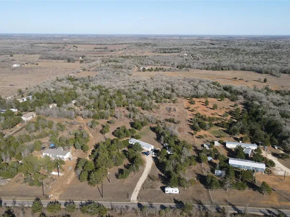 301 Longhorn Trl, Paige, TX 78659