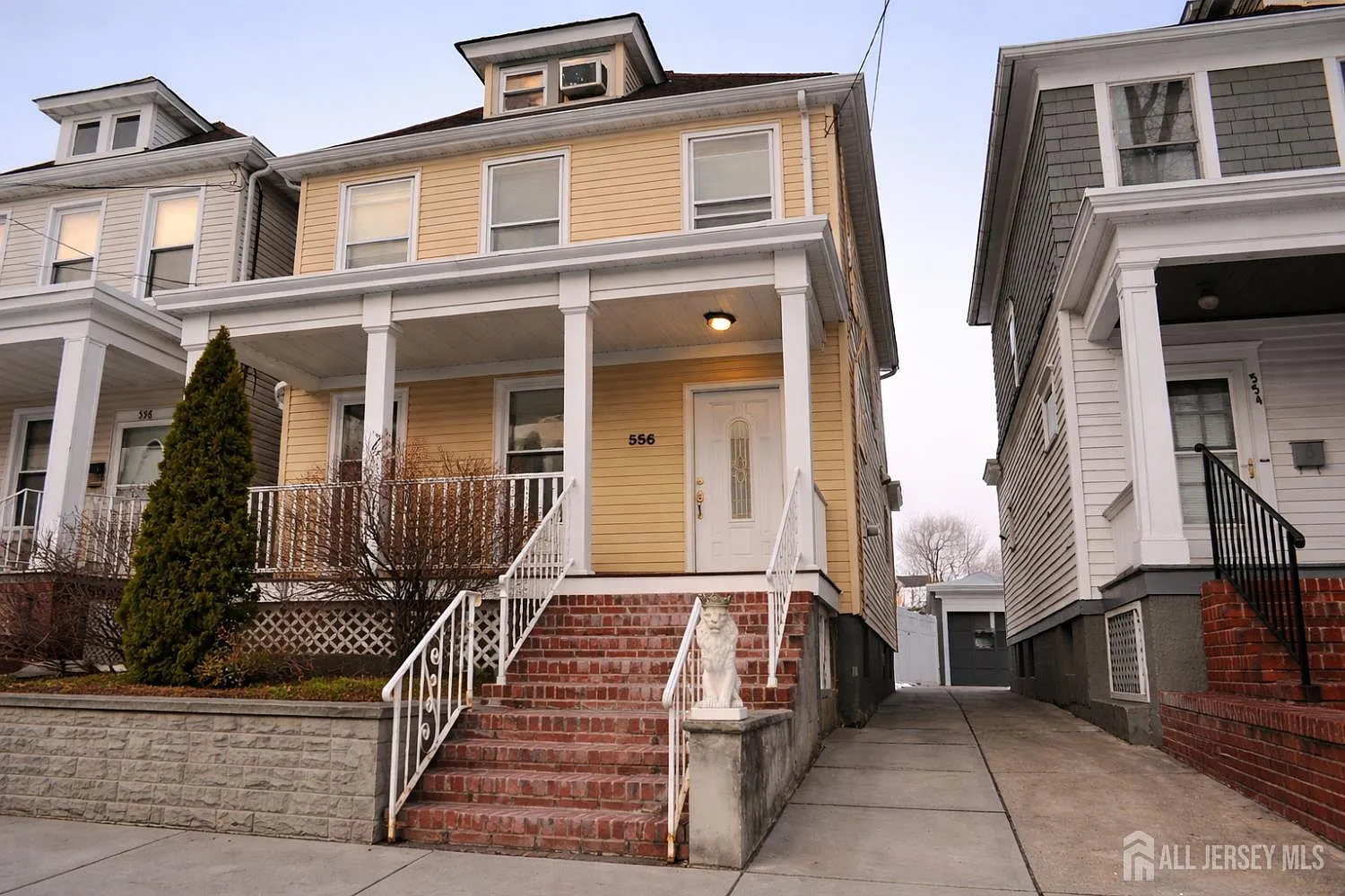 556 Compton Ave photo 1