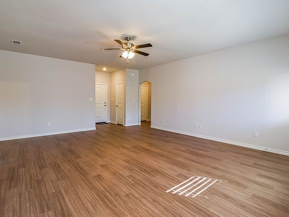 3306Sweetwater_MLS5of16.jpg