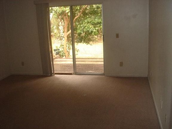 3rd image of 1565 Hammock Dr #A