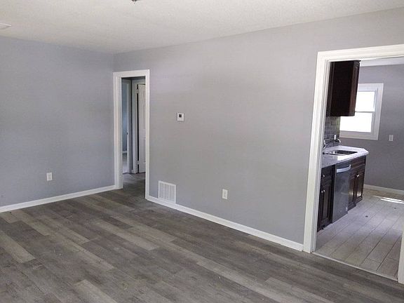 5th image of 2132 S 37th St