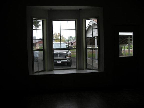 5th image of 10110 Crescent Dr