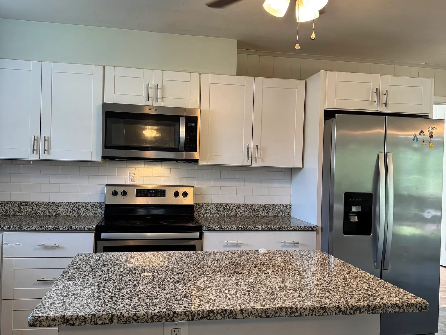 4708 Laurie Ln — Photo 4