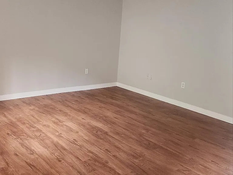Crestview Apartments — Photo 64