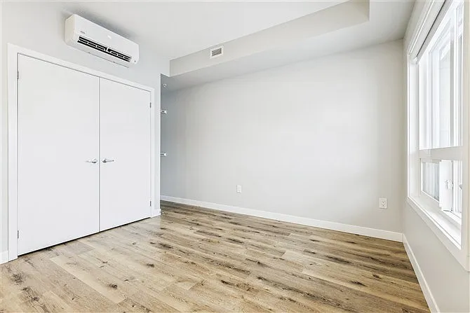 1673 Huron Rd — Photo 37