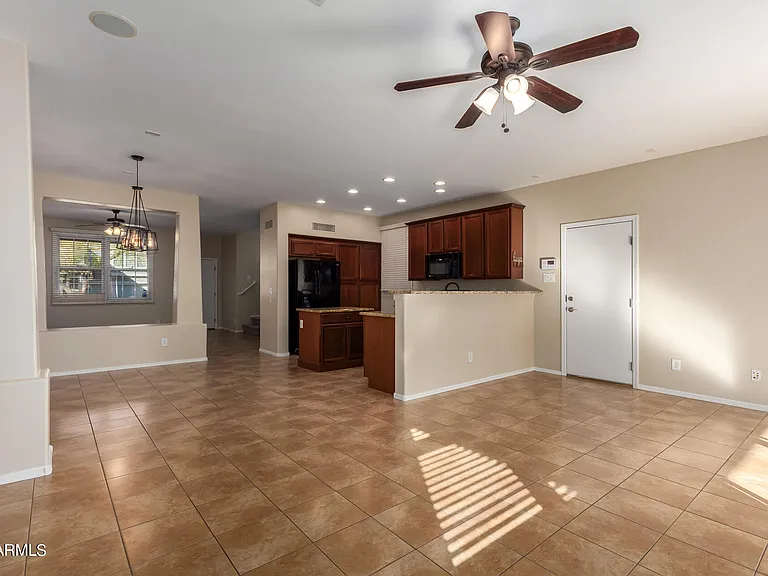 2343 E Sunland Ave — Photo 9