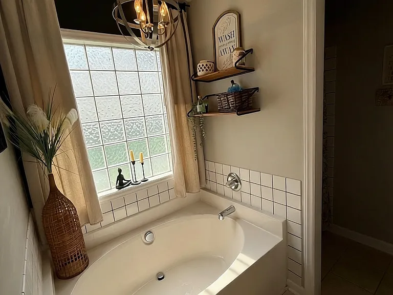 220 Walden Green Dr — Photo 14