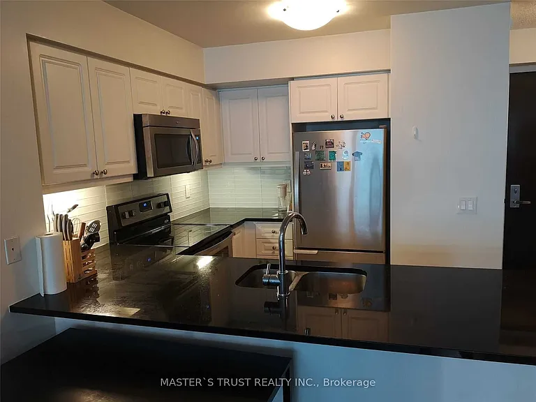 19 Grand Trunk Cres #3908 — Photo 3