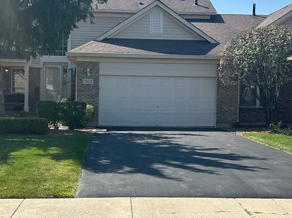 7827 Belle Rive Ct, Tinley Park, IL 60477