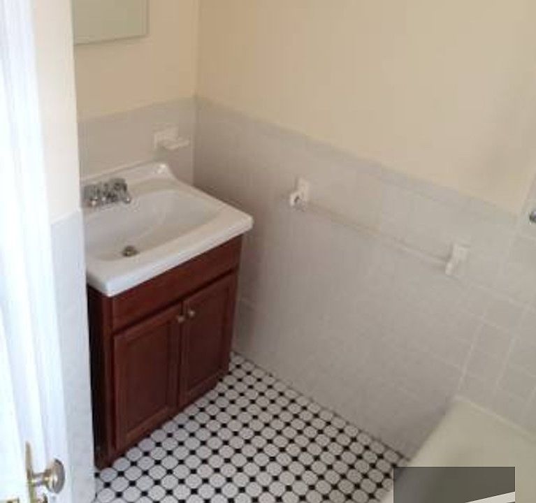 1st image of 4518 42nd St