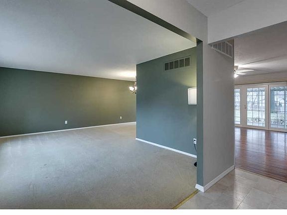 3rd image of 11732 Summerwood Dr