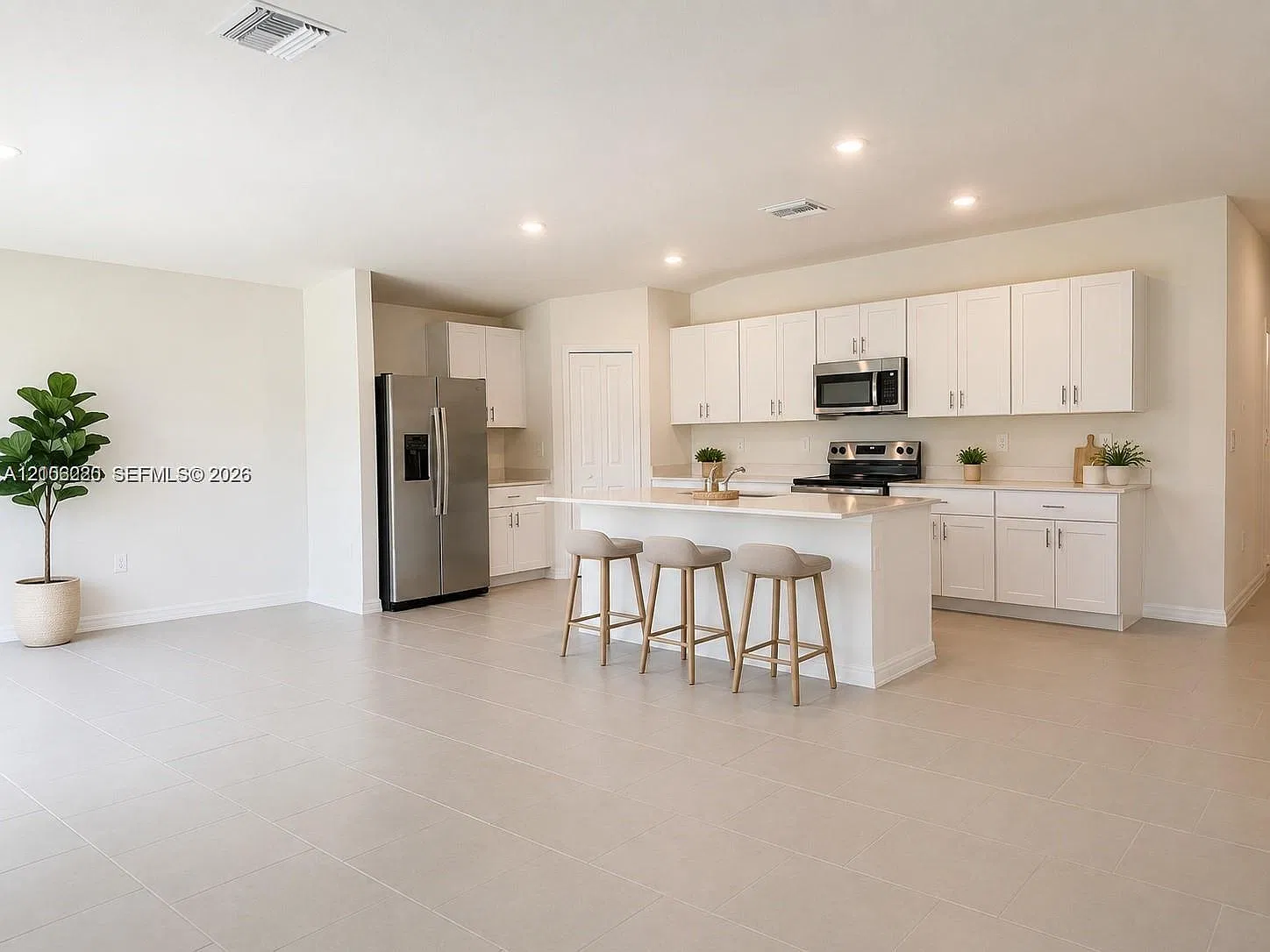 4 bed, 3.0 bath, 2184 sqft, $2,400 — Photo 4