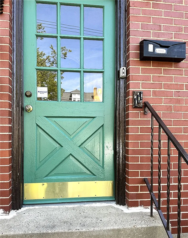 Building Photo - 335 S Evaline St #3