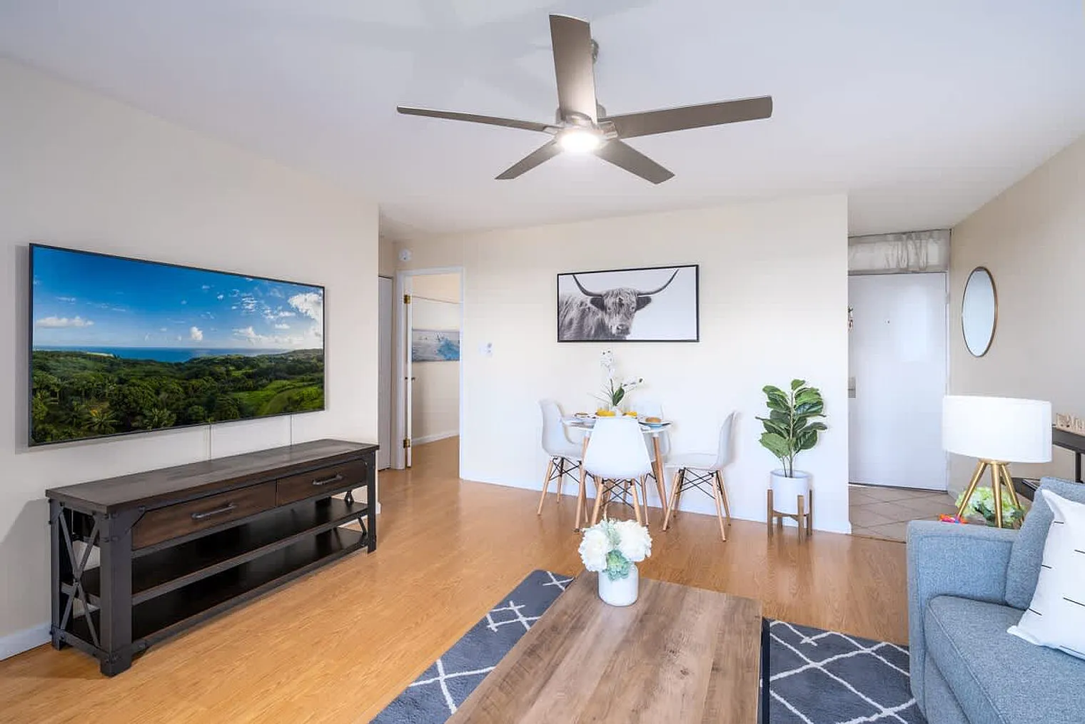 1 bed, 1.0 bath, 1076 sqft, $11,641 — Photo 3