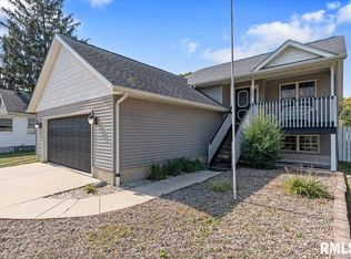 525 3rd Ave, Hampton, IL 61256