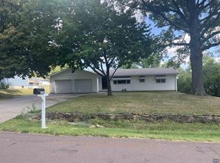 5208 NE Ashby Ln, Topeka, KS 66617