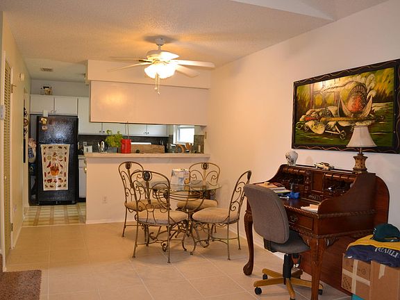 4th image of 6460 Sable Woods Dr E