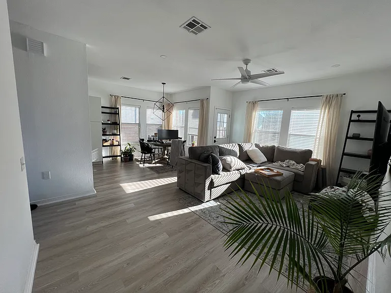 4807 Louis Ave — Photo 2