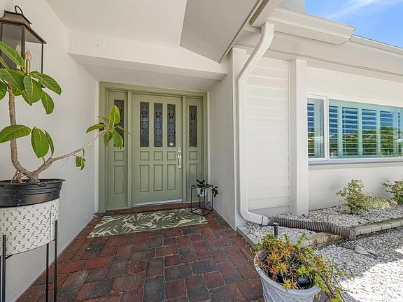 5th image of 821 JACARANDA DRIVE