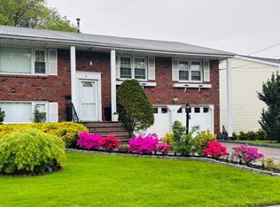 21 Eastwind Rd, Yonkers, NY 10710