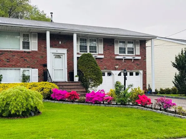 21 Eastwind Road, Yonkers, NY 10710