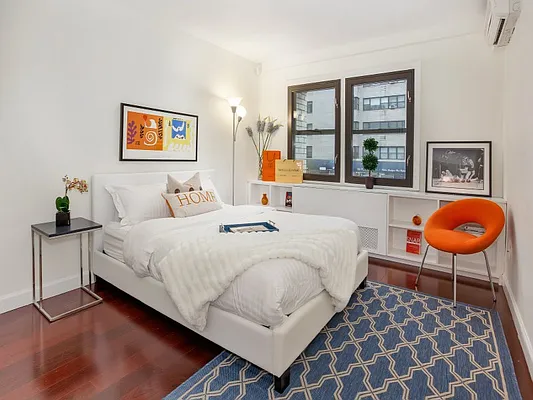 Sold by Sotheby's International Realty | media 18