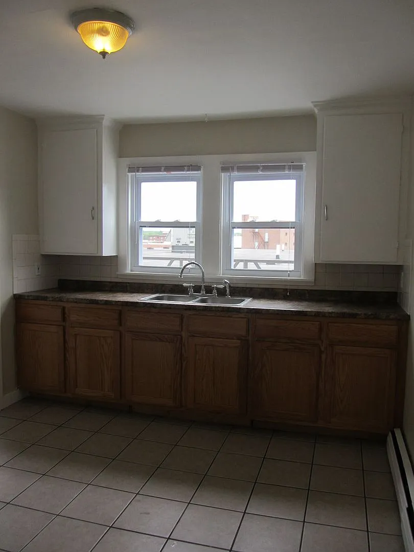 13 Bacon St — Photo 4