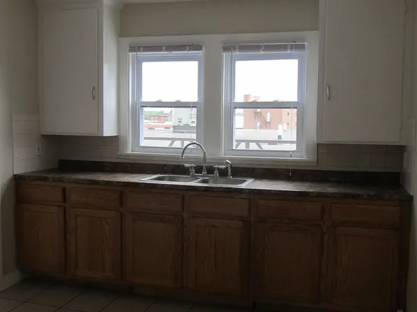 13 Bacon St, Biddeford, ME 04005