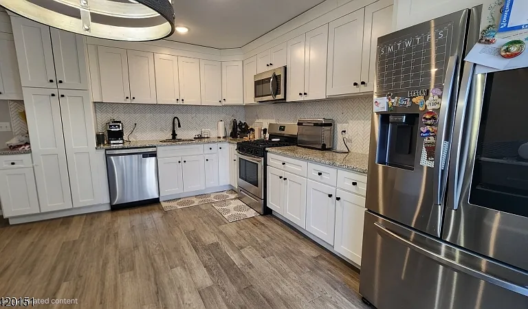 4 Joseph Dr — Photo 36