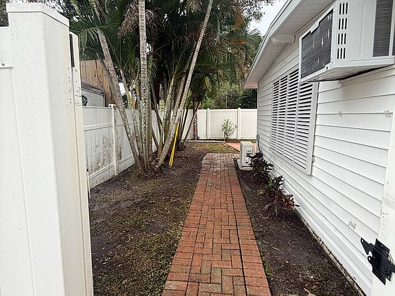 side access to back patio