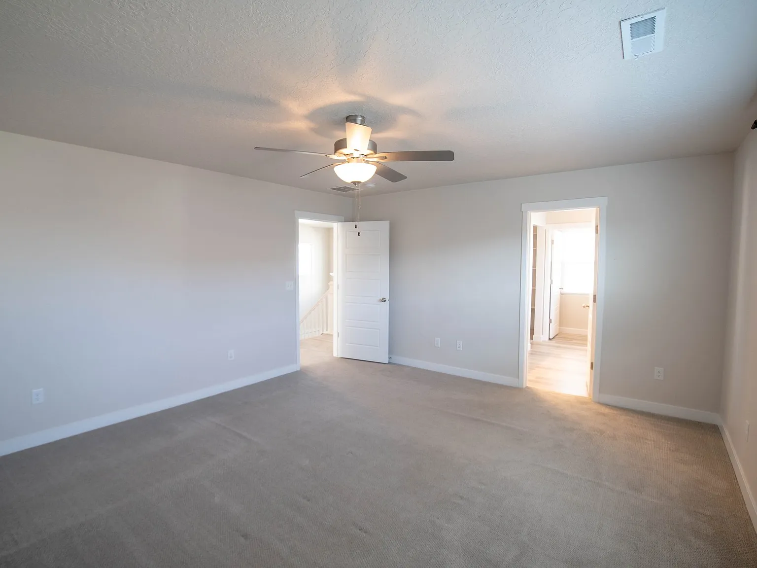 4-Bed / 3.5-Bath Home Near Saratoga Springs | Finished Basement + Fenced Yard — Photo 4