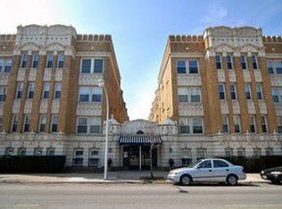 4240 N Clarendon Ave APT 303S, Chicago, IL