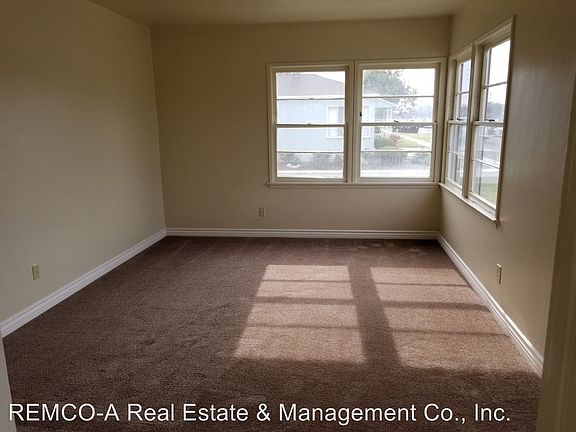 3rd image of 4822 N Lakewood Blvd #4822