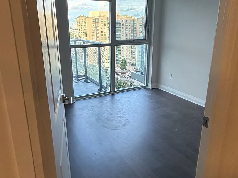 55 Oneida Cres #1101 — Photo 11