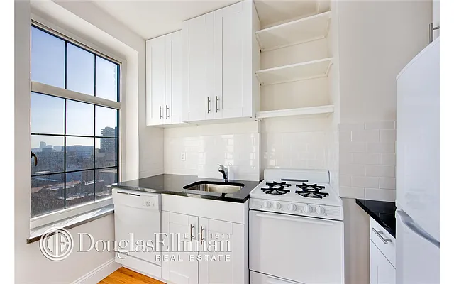 Rented by Douglas Elliman | media 33