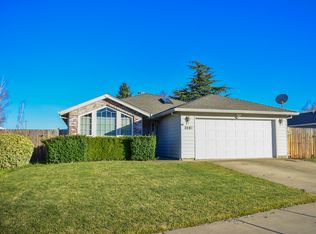 2081 Martin Dr, Medford, OR 97501
