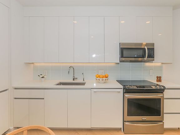 4th image of 7650 River Rd #811