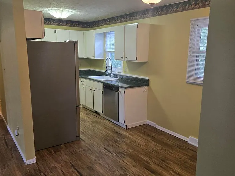 1301 Cobblestone Ct — Photo 10