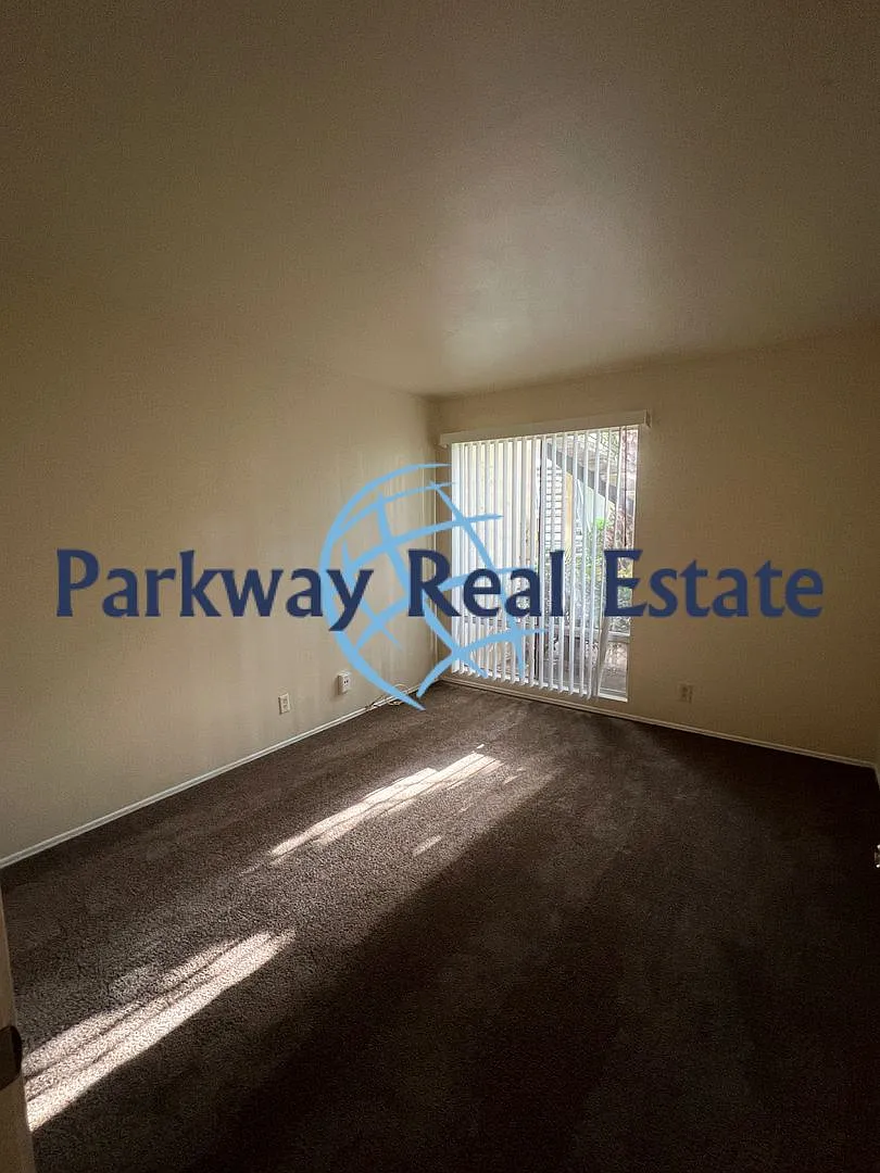 Downstairs 2 Bedroom 1 Bathroom Condo in El Cajon — Photo 4