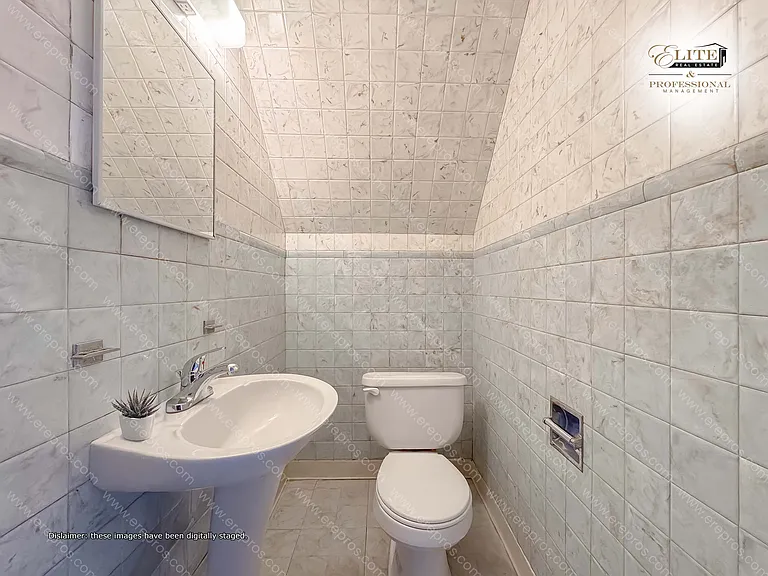 955 Perry St — Photo 21