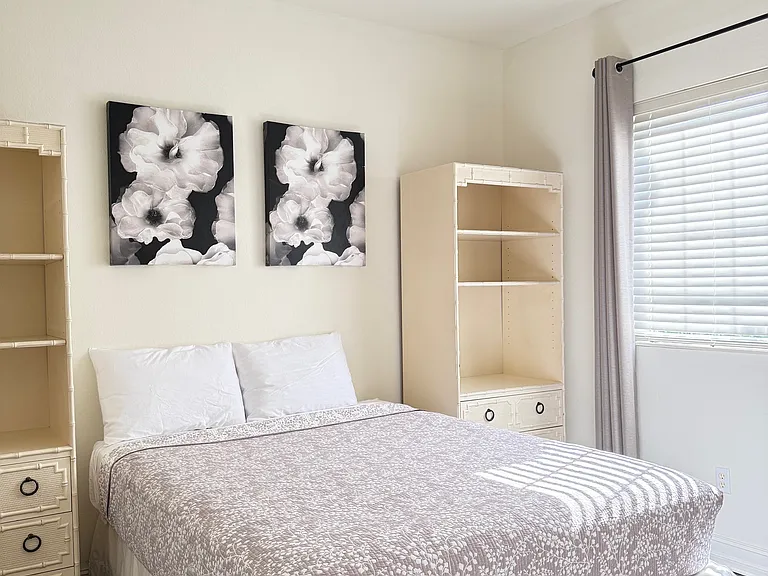 Queen second bedroom