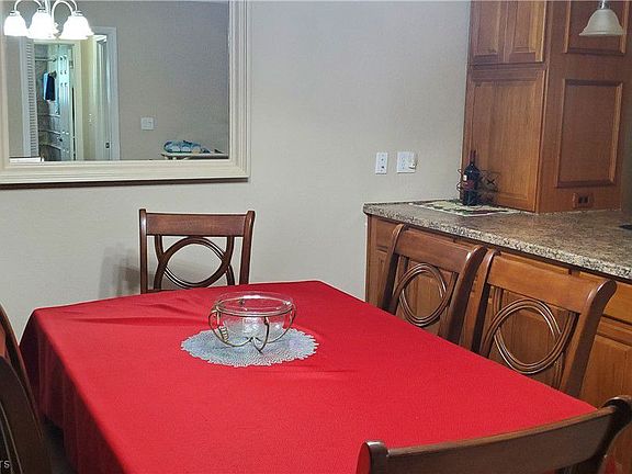 4th image of 3830 Catalina Dr