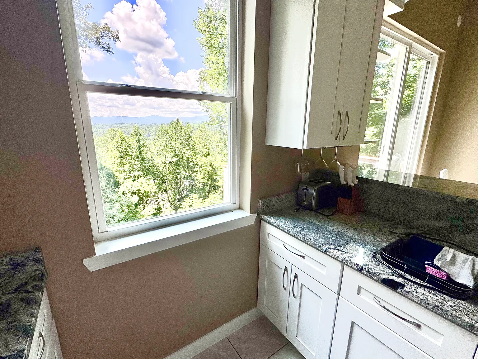 27 Westwood Dr — Photo 2