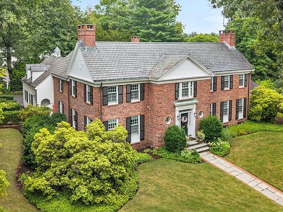 2nd image of 135 Edmunds Rd