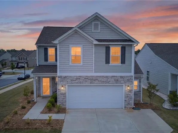 5701 Baverhof Dr, Greensboro, NC 27405