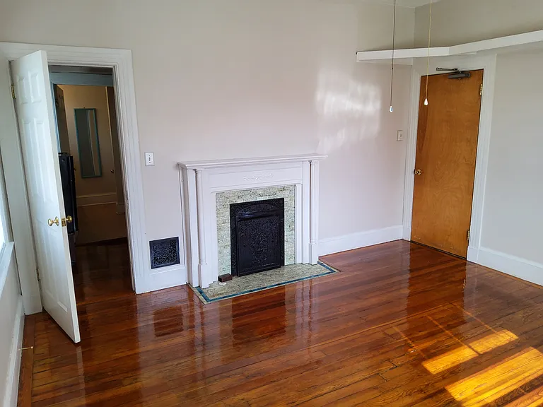 1022 W Market St #35 — Photo 4