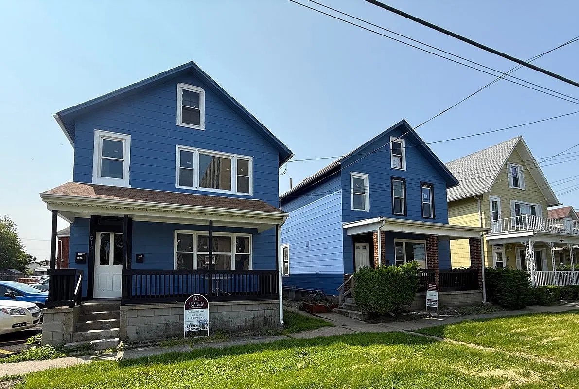 3 bed, 1.0 bath, 1091 sqft, $1,300 — Photo 1
